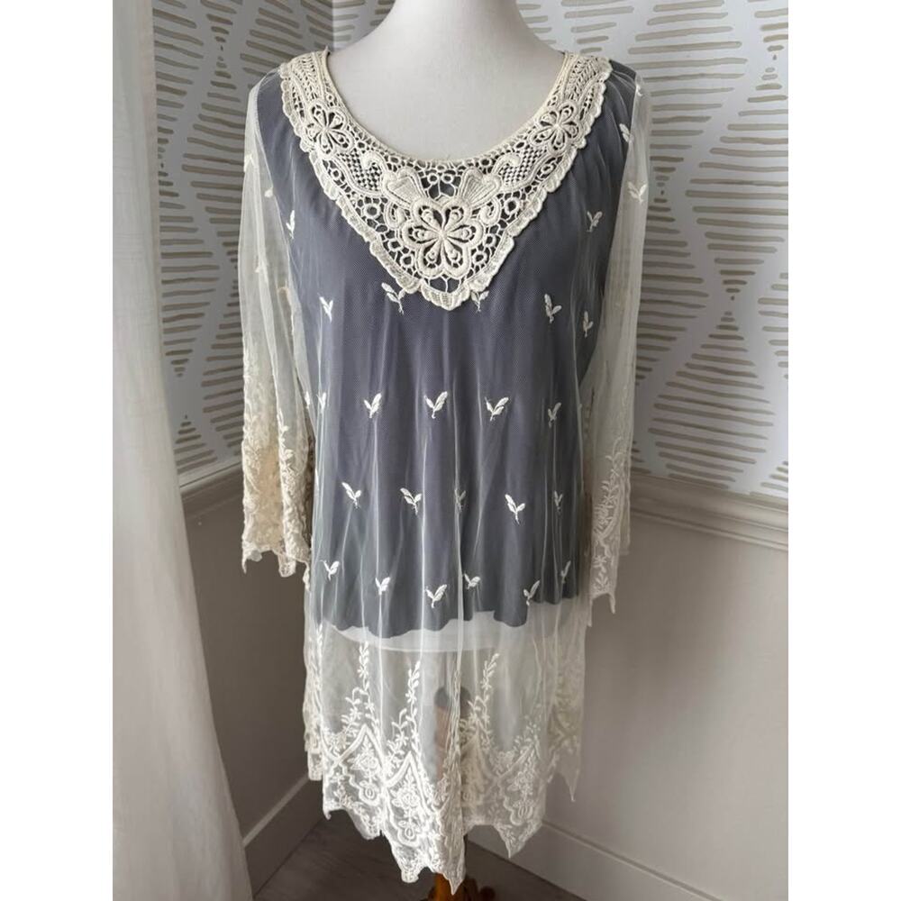 Lucky & Blessed Women’s Size Large Cream Sheer Lace Bell Sleeve Tunic Top Blouse